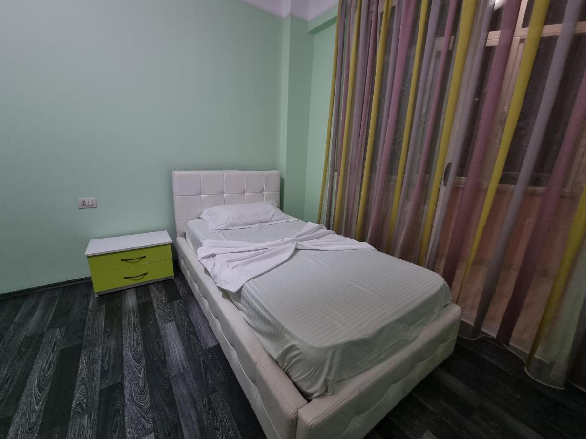 Moonshine Apartament 地拉那 外观 照片
