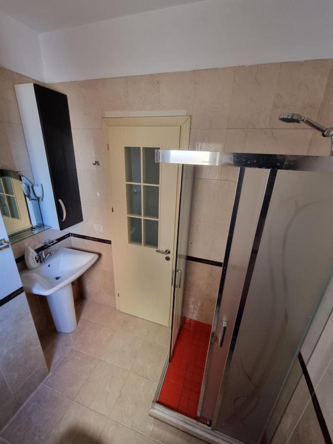Moonshine Apartament 地拉那 外观 照片